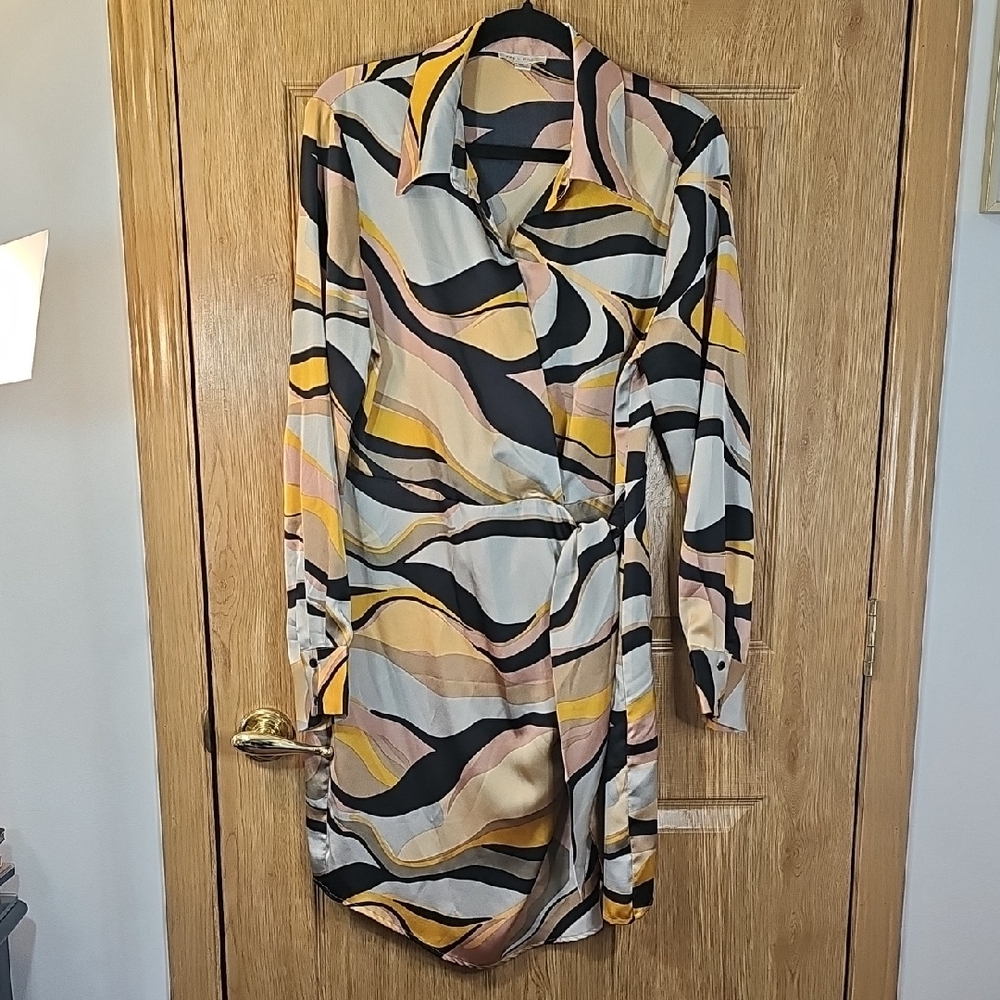 Long Sleeve Wrap Dress with Abstract Wave Print - Neutral & Yellow